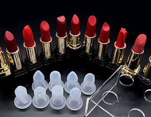 Confidence All Day: The Power of Long-Lasting Lip Gloss in Your Daily Makeup Routine