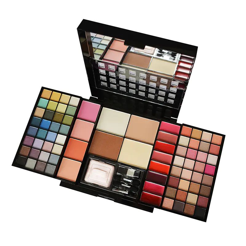 Eyeshadow Blush Contour Palette showcasing complementary tones and blendable textures suitable for creating soft daytime looks and enhanced evening styles.