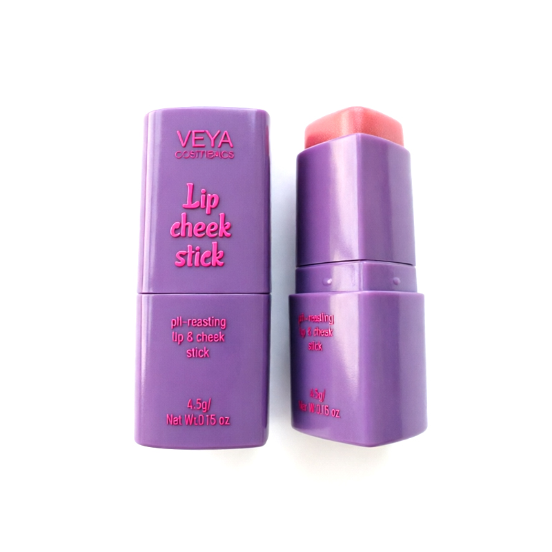Heart-shaped Thermochromatic Lip Protector